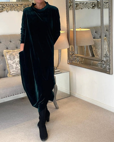 Rosie | Stylish velvet dress with pockets